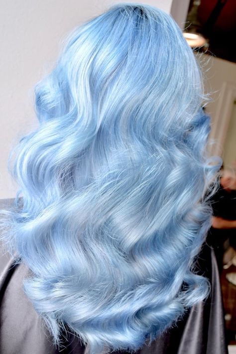 Dirty Blonde Highlights, Caramel Blonde Highlights, Ice Blue Hair, Icy Blue Hair, Blonde With Dark, Short Hair Brown, Two Color Hair, Reverse Ombre, Blonde Ends