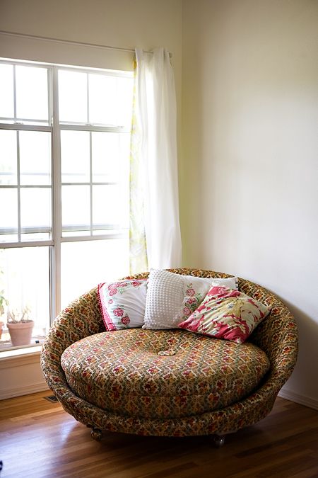 Circle Pillow Chair, Circle Cushion Chair, Painted Papasan Chair, Diy Papasan Chair Frame, How To Make A Papasan Chair Cushion, Small Comfy Chair, Comfy Office Chair, Circle Chair, Most Comfortable Office Chair