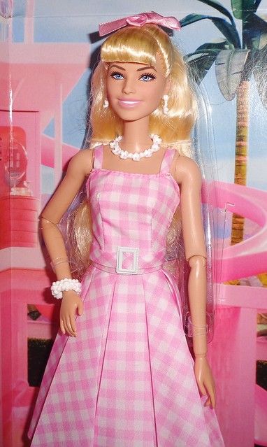 2023 Barbie, Barbie 2023, Barbie The Movie, Bazaar Magazine, Movie 2023, Iconic Looks, Doll Clothes Barbie, Barbie Movie, Daisy Necklace