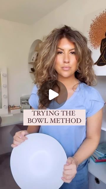 Claire 🇬🇧 on Instagram: "🥣 TRYING THE BOWL METHOD 💦    This method helps with maximising hydration and creating defined curl/wave formation by repeatedly submerging the hair after washing.     Locking in hydration and adding shine to curls is the big pull for this technique. Curls clump together better on wet hair as opposed to damp, and applying products on soaking wet hair creates smooth curls with minimal frizz.    Not as messy as I thought it could potentially be. I actually really enjoyed doing this and loved the results. I definitely had more elongated ringlets that were so soft and full of volume, and Plopping my hair after definitely helped with the drying time and keeping the clumps intact.    It’s not for every wash day, but I will do this again. What are your thoughts? Have How To Get Messy Curls, How To Do Messy Curls, Wavy Hair Bowl Method, The Bowl Method Curly Hair, Bowl Method Wavy Hair, Bowl Method Curly Hair, Overnight Curls With Wet Hair, Wet Hair Curls, Bowl Method