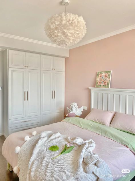 Pink Room Korean, Aesthetic Dorm Ideas, Aesthetic Room Korean, Cute Room Ideas Aesthetic, College Dorm Aesthetic, Rooms Cute, Korean Bedroom Ideas, Cute Dorm Ideas, Wallpaper Baddie