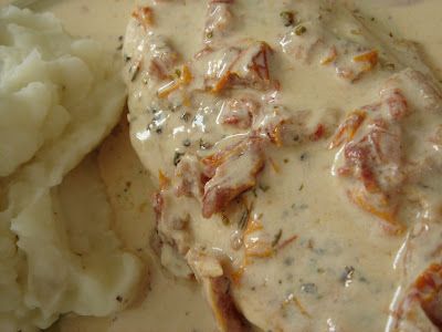 Chicken With Goat Cheese, Chicken Goat Cheese, Goat Cheese Sauce, Goat Cheese Stuffed Chicken, Sun Dried Tomato Sauce, Recipes Chicken, Poultry Recipes, Cheese Sauce, Sun Dried