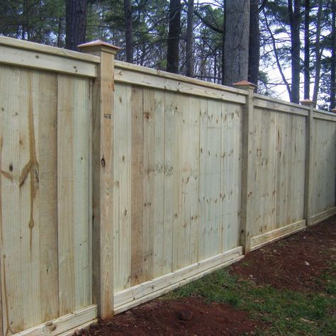 Commercial Fence, Bike Shop Ideas, Modern Fences, Privacy Fence Landscaping, Fence Planning, Wood Fence Post, Diy Backyard Fence, Wooden Fences, Fences Ideas