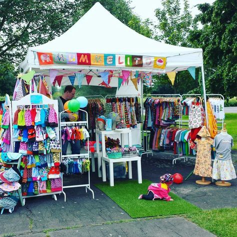 Mummelito Marktstand Booth Display Ideas Diy, Craft Fair Booth Display, Fair Outfits, Craft Fairs Booth, Market Stalls, Market Displays, Booth Display, Garage Sales, African Clothing Styles