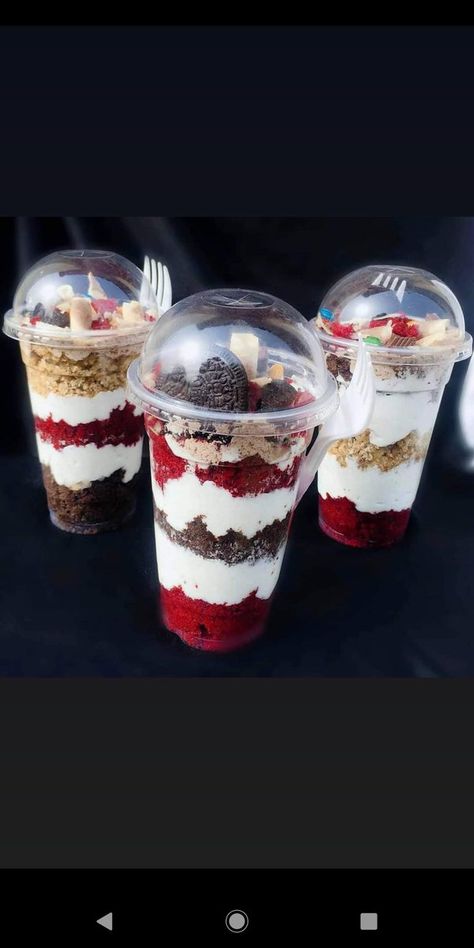 Food Hacks Breakfast, Cake Parfait, Crumb Coating A Cake, Bake Sale Treats, Dessert Cups Recipes, Cake Filling Recipes, Decorating Frosting, Frosting Recipes Easy, Parfait Desserts