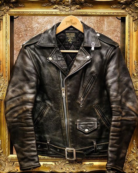 Fine Creek Leather Jackets, Metal Vest, Motorcycle Wear, Leather Jacket Men Style, Mens Leather Clothing, Best Leather Jackets, Harley Davidson Jacket, Biker Outfit, Outfits Hombre