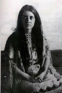 Native American Ancestry, American Indian Girl, Cherokee Indian, Cherokee Woman, Wilde Westen, Native American Photos, Native American Peoples, Native American Heritage, We Are The World