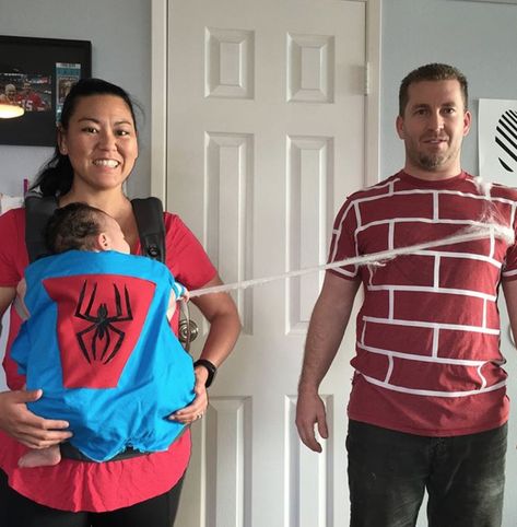 Spider-Man and a Wall Toddler Spiderman Costume, Spiderman Family Costumes, Spiderman Homecoming Costume, Boys Spiderman Costume, Hollywood Halloween Costumes, Spiderman Family, Family Costumes For 3, Spiderman Halloween Costume, Kids Spiderman Costume