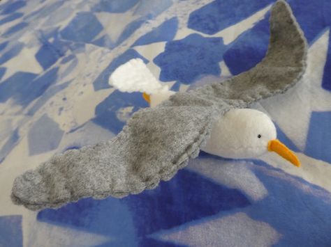 Felt seagull pattern Felt Seagull, Denim Whale, Seagull Pattern, Seagull Art, Sleeping Bag Pattern, Star Catcher, Textile Craft, Beady Eye, Felt Crafts Patterns