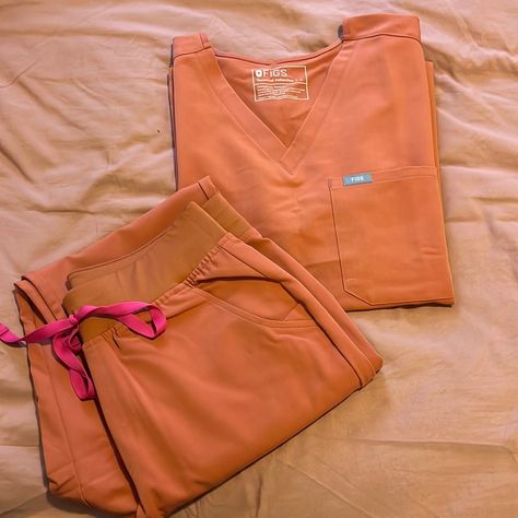 New W/O Tags Never Worn. Large Top And Medium Bottoms Figs Scrubs Outfit, Scrub Fits, Wilderness Fashion, Scrubs Aesthetic, Scrub Outfits, Fall Scrubs, Nurse Fashion, Orange Scrubs, Nurse Outfit Scrubs