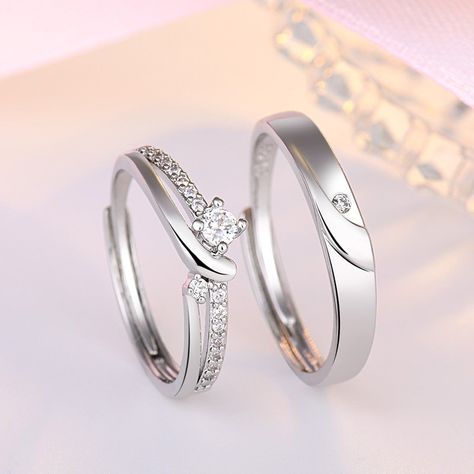 Couple Bands, Matching Promise Rings, Couple Ring Design, Wedding Ring Shapes, Engagement Rings Couple, Mens Gold Jewelry, Couple Wedding Rings, Korean Couple, Fancy Jewellery