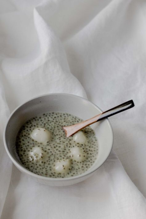 Ginataang Bilo Bilo, Bilo Bilo, Mochi Balls, Chestnut Cake, Matcha Chia Pudding, Chia Seed Coconut Milk, Matcha Mochi, Filipino Dessert, Tapioca Pudding