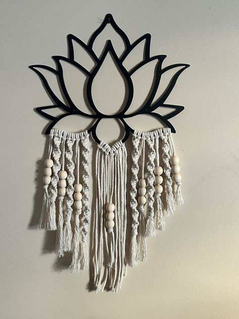 Lotus Macrame, How To Do Macrame, Macrame Thread, Macrame Knots Tutorial, Macrame Wedding, Knots Tutorial, Macrame Wall Hanging Patterns, Dyi Projects, Thread Art