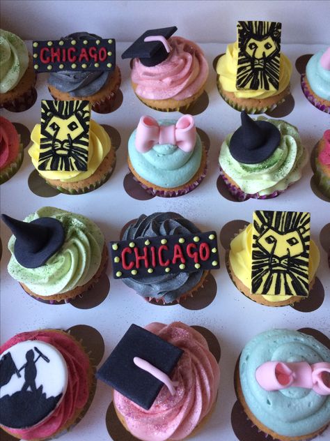 Musical Theatre Decorations, Musical Cupcakes, Musical Theater Birthday Party Ideas, Musical Theatre Birthday Party, Musicals Themed Party, Broadway Themed Party Food, Musical Theatre Party Decorations, Musical Theatre Party Ideas, Broadway Quinceanera Theme