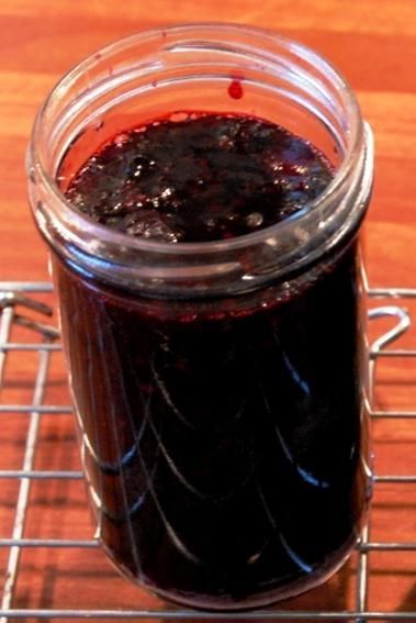 Delicious Bluberry Jam From Frozen Blueberries Blueberry Freezer Jam, Frozen Blueberry Recipes, Winter Marmelade, Blueberry Jelly, Canning Jam Recipes, Blueberry Jam Recipe, Blue Jam, Jam Recipes Homemade, Canning Jam