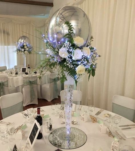 Wedding Centerpieces With Balloons, Ballon Wedding Centerpieces, Balloon Centrepiece Wedding, Wedding Balloon Centerpieces, Balloon Centerpieces Wedding, Balloon Centerpieces Diy, Balloon Table Centerpieces, Paper Flower Centerpieces, Wedding Balloon Decorations