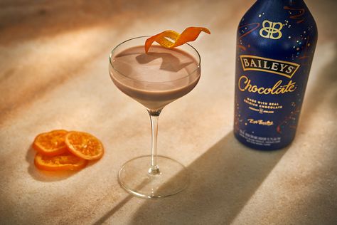 Baileys Chocolate Orange Martini | Baileys US Chocolate Orange Martini, Irish Cream Recipes, Baileys Cocktail, Baileys Iced Coffee, Orange Espresso, Orange Martini, Baileys Ice Cream, Rose Macaron, Baileys Irish Cream Recipes