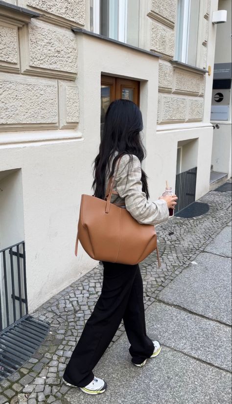 Polene cyme camel bag, salomon, outfit inspo, spring fit, skandi style, black hair, ootd Old Money Bags, Mini Bag Outfit, Outfits For 2023, Camel Outfit, Uni Bag, Classic Leather Tote, Europe Travel Outfits, Money Bags, Vegan Bag