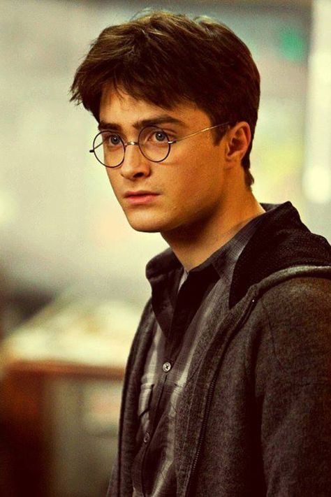 Day 5: my favorite male character is definitely Harry Potter! He is always so brave and I admire how humble he remains throughout the story...... Hery Potter, Citate Harry Potter, Glume Harry Potter, Daniel Radcliffe Harry Potter, Buku Harry Potter, Harry Potter Images, Images Harry Potter, Harry Potter Tumblr, Harry James