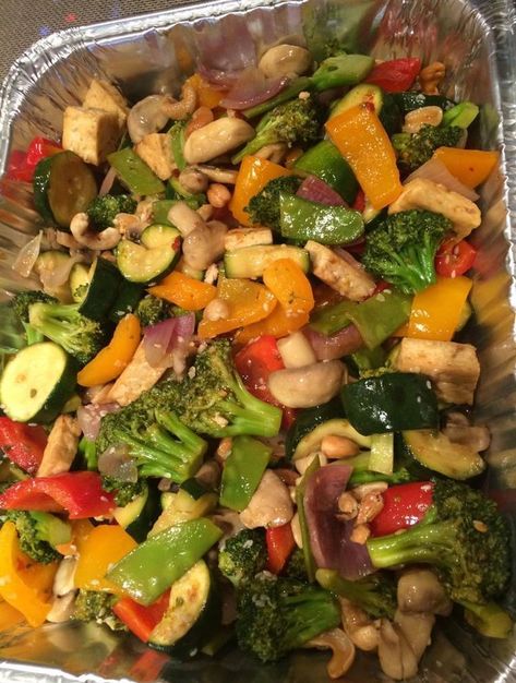 My husband and I really liked this... - Heavenly Recipes Keto Stir Fry, Garlic Fried Chicken, Garlic Chicken Stir Fry, Vegan Stir Fry, Stir Fry Recipes Chicken, Garlic Fries, Sauteed Chicken, Fry Recipes, Fried Vegetables