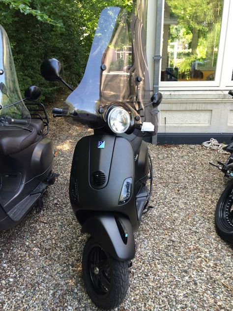 Vespa LX 4t 2011 Diamond Black Black design Vespa Lx125, Vespa Design, Vespa 300, Vespa Special, Vespa Custom, Custom Vespa, Vespa Ape, Vespa Lx, Vespa Piaggio