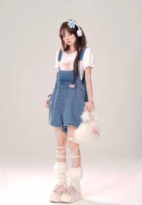 Outfits With Short Overalls, Cute Overalls Outfits, Yuki Core, Shorts Overalls Outfit, Pig Outfit, Overalls Shorts, Denim Overalls Shorts, Bunny Outfit, Bunny Ears