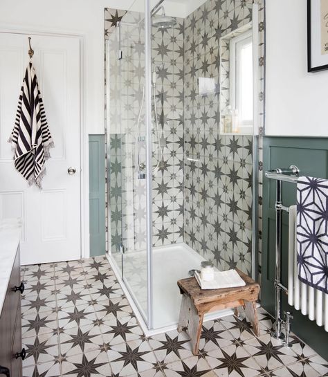 10 Shower tile ideas to add interest to a washroom | Ideal Home Bathroom Ideas Country Farmhouse, Country Farmhouse Floor Plans, Bathroom Ideas Country, Panelled Bathroom, Traditional Bathroom Ideas, Small Bathroom Tile Ideas, Panelled Walls, Statement Tiles, Small Bathroom Tiles