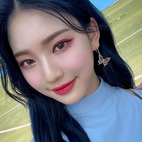 Stayc Isa Selca, Kpop Gg Icons, Isa Icons, Kpop Photoshoot, Stayc Icons, Lee Chaeyoung, Gg Icons, Kpop Pfp, Cute Eye Makeup