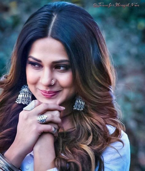 (@jennifer__winget__fan) : "Lovely Smile😍😍👌👌 Zoya👸😍 @jenniferwinget1💕💕💕 @jenniferwinget1💕💕💕 @jenniferwinget1💕💕💕" Zoya Siddiqui, Jennifer Winget Beyhadh, Amy Jackson, Jennifer Love, Jennifer Winget, Bollywood Movies, Desi Beauty, Girly Photography, Girl Face