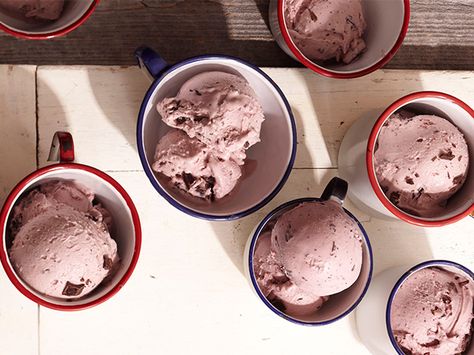 Blackberry Chip Ice Cream from FoodNetwork.com Blackberry Gelato, Classic Potato Salad, Patriotic Food, Yummy Ice Cream, 4th Of July Desserts, Fourth Of July Food, Food Network Magazine, Ree Drummond, Ice Cream Recipe