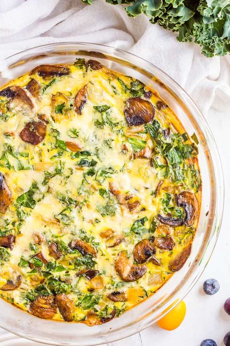 This mushroom kale frittata is the perfect veggie-loaded breakfast or lunch that is packed with flavor. Easy to make and made extra delicious with the addition of cheddar cheese, you will love this healthy recipe with a side fo fresh fruit or some mixed greens. Mushroom Feta Quiche, Kale Quiche, Kale Frittata, Vegetarian Quiche Recipes, Kale Mushroom, Mushroom Kale, Feta Quiche, Mushroom Frittata, Vegetarian Quiche