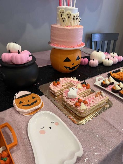 Boo Im Two Birthday Cake, Happy Boo Day Birthday, Halloween Party Photo, Second Birthday Cakes, Birthday Food, Halloween Food For Party, 6th Birthday Parties, Sheet Cake, Party Photos