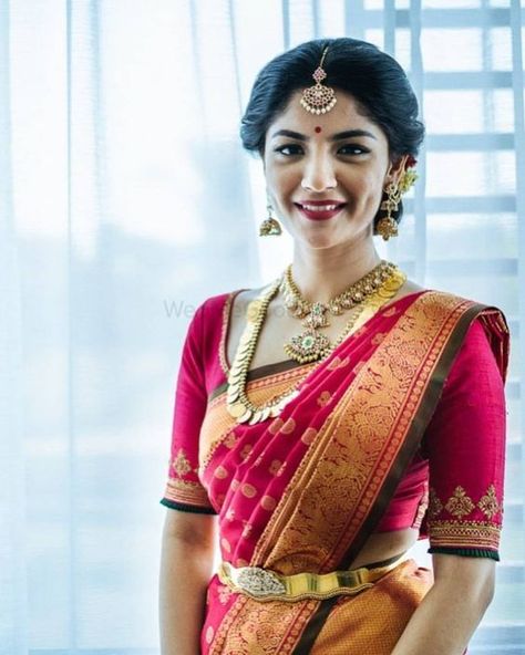 Bridal Sarees South Indian, Indian Bridal Sarees, Wedding Saree Blouse, Wedding Saree Blouse Designs, Hindu Bride, Temple Jewelry, Wedding Blouse Designs, Indian Saree Blouses Designs, Silk Saree Blouse Designs