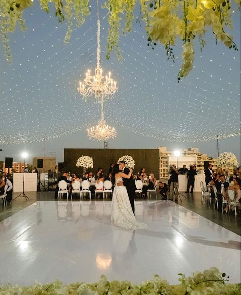 Wedding Decoration Idea, Wedding Reception Dance Floor, Ideas Wedding Decoration, Decoration Ideas Wedding, Outdoor Wedding Backdrops, Plant Styling, Dream Wedding Reception, Oceanfront Wedding, Wedding Decorating