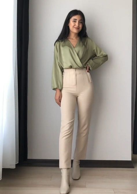 Semi Classic Outfits For Women, Beige Formal Pants Outfit Women, Khaki Pants Outfit Office, White Dress Pants Outfit Business, Semi Formal Tops For Women, Beige Semi Formal Outfit, Womens Slacks Outfits Classy, Beige Top Outfit Classy, Zara Beige Pants Outfit