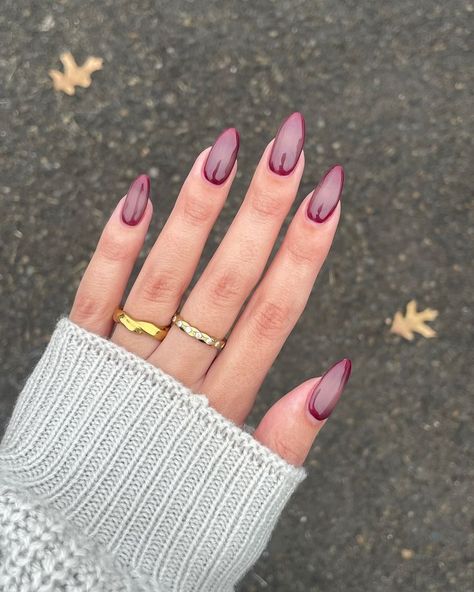 By: @kuypernailart on IG Thanksgiving Nails Color, Fall Thanksgiving Nails, Aura Nails, Thanksgiving Nail Designs, Thanksgiving Nail Art, Simple Fall Nails, Fall Nail Trends, Fall Nail Art Designs, Rose Gold Nails