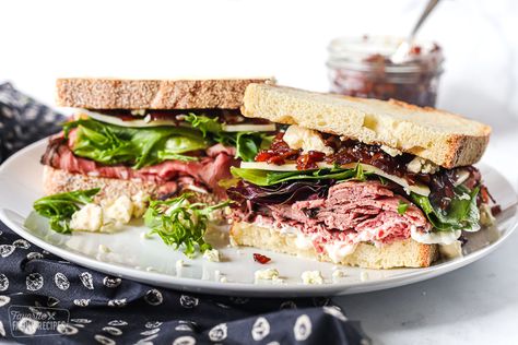 This Roast Beef Sandwich is loaded with deli roast beef, bacon jam, blue cheese, and horseradish cream making it an explosion of flavor! Roast Beef Finger Sandwiches, Deli Roast Beef Sandwich, Blue Cheese Sandwich, Roast Beef Lunch, Grilled Roast Beef, Deli Roast Beef, Hot Roast Beef Sandwiches, Roast Beef Sandwich Recipes, Cold Sandwich Recipes