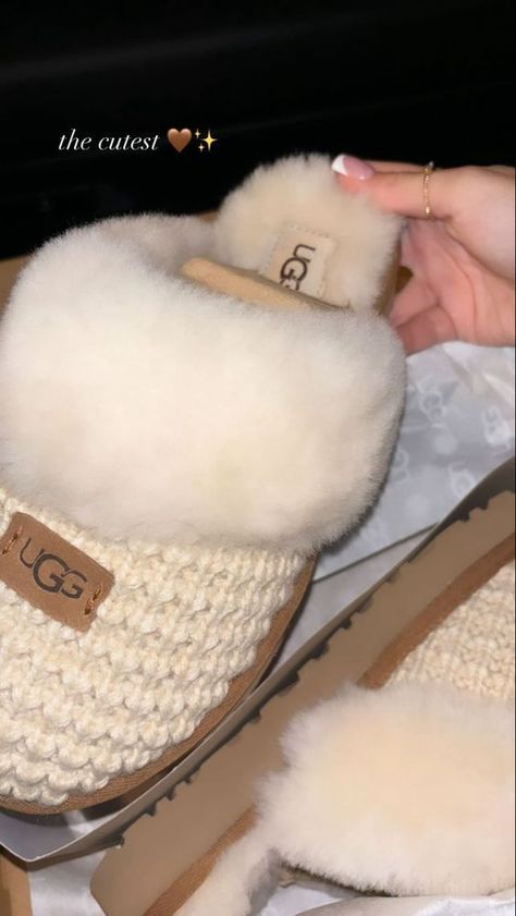 Cute Uggs, Fluffy Shoes, Trendy Shoes Sneakers, Pretty Shoes Sneakers, Shoes Outfit Fashion, Cute Slippers, Cute Nike Shoes, Fresh Shoes, Ugg Slippers