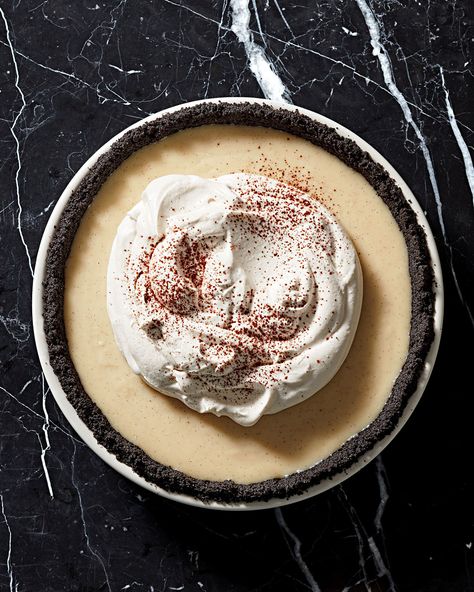 Vanilla Pudding Pie Recipe | Martha Stewart Living — Cardamom and white chocolate add intrigue to the silky vanilla bean filling for this chocolate wafer-crusted pie. Vanilla Pudding Pie, Pudding Pie Recipes, Chocolate Pie With Pudding, Chocolate Wafer Cookies, Pudding Pie, White Desserts, Pudding Pies, Chocolate Wafers, Mousse Recipes