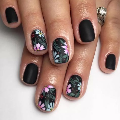 Matte Black Nails, Black Nail Art, Black Nail Designs, Diy Nail Designs, Black Nail, Flower Nail Art, Star Nails, Holographic Nails, Manicure Y Pedicure