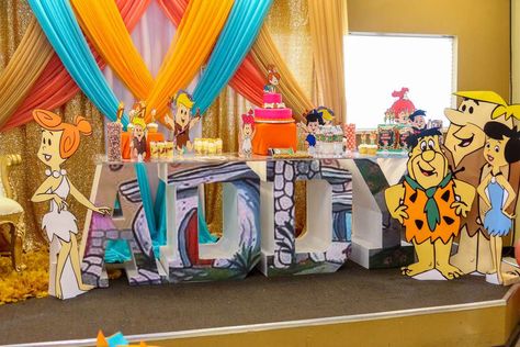 Flintstone Party, Flint Stone, Boys 1st Birthday Party Ideas, Baby Reveal Party, Baby Shower Party Ideas, Shower Party Ideas, Baby Shower Outfit, Baby Reveal, Reveal Party