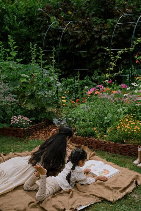 Transforming My Empty Backyard into a Heavenly Vegetable Garden — HER 86m2 - by Thuy Dao Cottagecore Life, Thuy Dao, Her 86m2, Photographie Inspo, Fotografi Alam Semula Jadi, Future Mom, Future Lifestyle, Shooting Photo, Financial Education