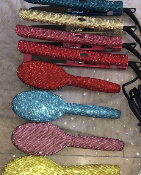 Bedazzled Stuff Diy, Badazzel Ideas, Things To Bedazzle, Bedazzled Things, Bedazzled Stuff, Glitter Room, Hair Tool Set, Rhinestone Makeup, Bling Ideas