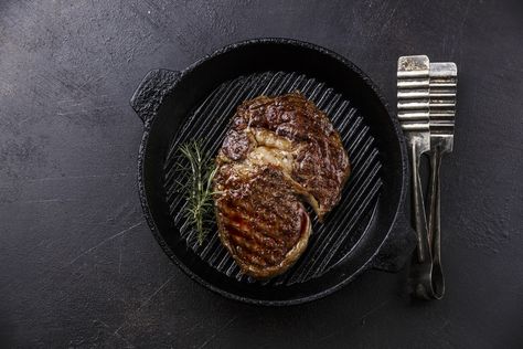 Cooking steak in a toaster oven is easy. How To Cook Ribeye, Delmonico Steak, After Tattoo, Cooking Ribeye Steak, Broiled Steak, Food Engineering, Steak In Oven, George Foreman Grill, How To Cook Ribs