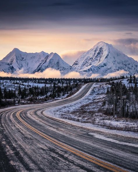 Alaska Locations you CANNOT miss ⬇️🌄 ⚠️ Save this post so you can find it when planning your Alaska Adventure ⭐️ 🚐 it is time to start planning that trip to Alaska you’ve been dreaming of! 🗺️ On a 1-2 week trip to Alaska these would be my top must visit locations in no specific order.   - The Alaska range on the Richardson highway between Delta Junction and Paxson. This stretch of highway will take you through some of the most inspiring mountains in America. Donnelly dome, and Castner Glac... Alaska Road Trip, Trip To Alaska, Alaska Photography, Alaska Highway, Alaska Trip, Alaska Adventures, Visit Alaska, Alaska Vacation, Winter Driving