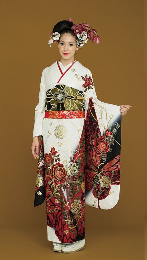 Kimono Traditional, Furisode Kimono, Japanese Costume, Kimono Japan, Traditional Japanese Kimono, Yukata Kimono, Kimono Design, Beautiful Kimonos, Art Japonais