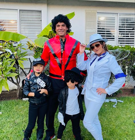 Michael Jackson Costume Ideas, Michael Jackson Family, Michael Jackson Costumes, Michael Jackson Halloween Costume, Thriller Costume, Michael Jackson Halloween, Michael Jackson Costume, Family Halloween Costume, 80s Stuff