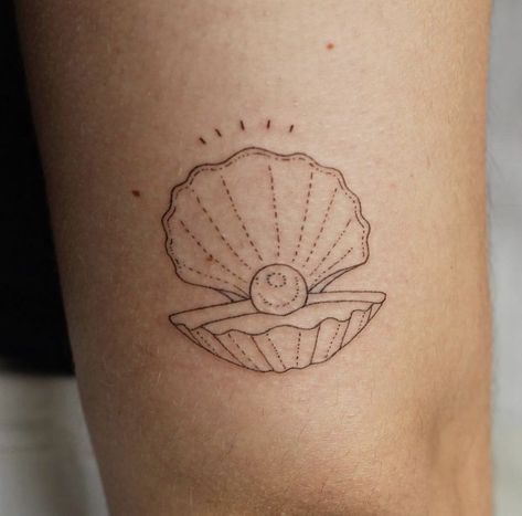 Clam Tattoo, Clam Shell With Pearl, Shell With Pearl, Pearl Tattoo, Shell Tattoo, Shell Tattoos, Cute Tats, Hand Tats, Stick And Poke