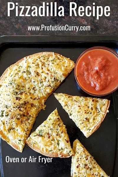 Pizza With Tortilla, Tortilla Quesadilla, Pizzadilla Recipe, Pizza Quesadilla, Creative Pizza, Flat Breads, Air Fried Food, Sous Vide Recipes, Single Serving Recipes