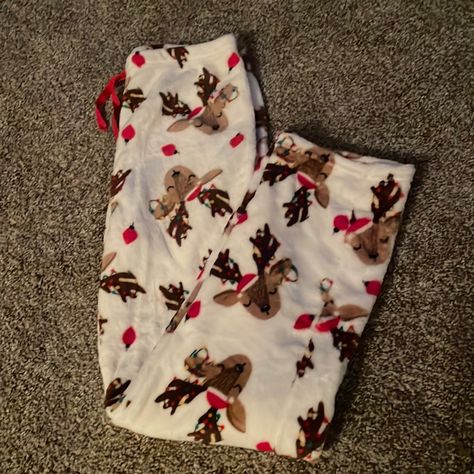 Great Quality, Never Worn Cute Christmas Pajamas For Teens, Christmas Pyjama Pants, Cute Pajamas Pants, Pajama Pants Christmas, Pajamas Christmas, Fluffy Pajama Pants, Cute Christmas Pjs, Pjs Outfits, Pajama Pants Outfit